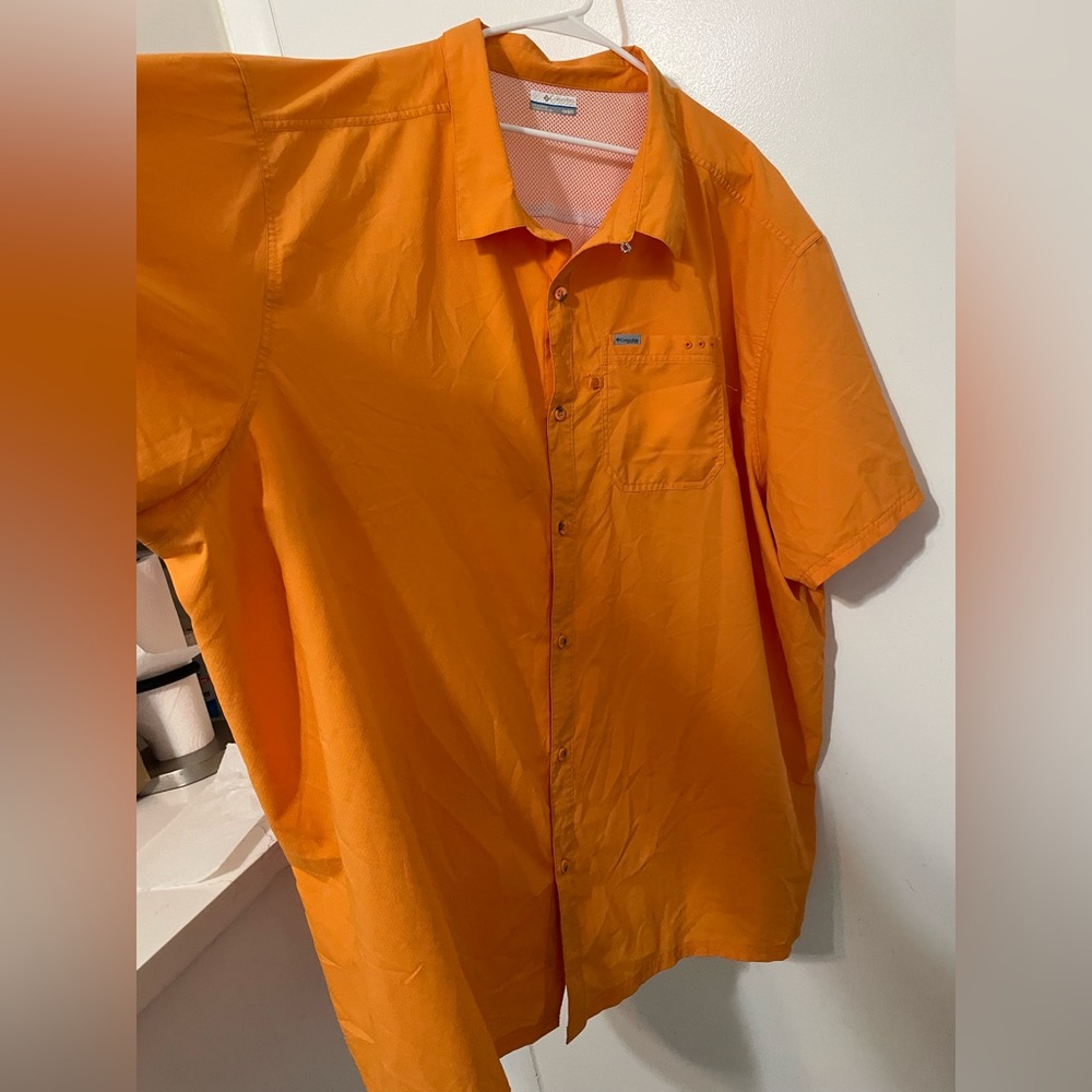 Columbia PFG Omni Shade Short Sleeve Button up Orange classic Fishing Wind Shirt